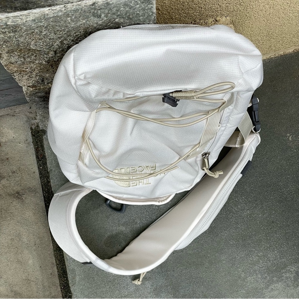 The North Face Borealis Sling Bag Backpack Gardenia White - Picture 8 of 17